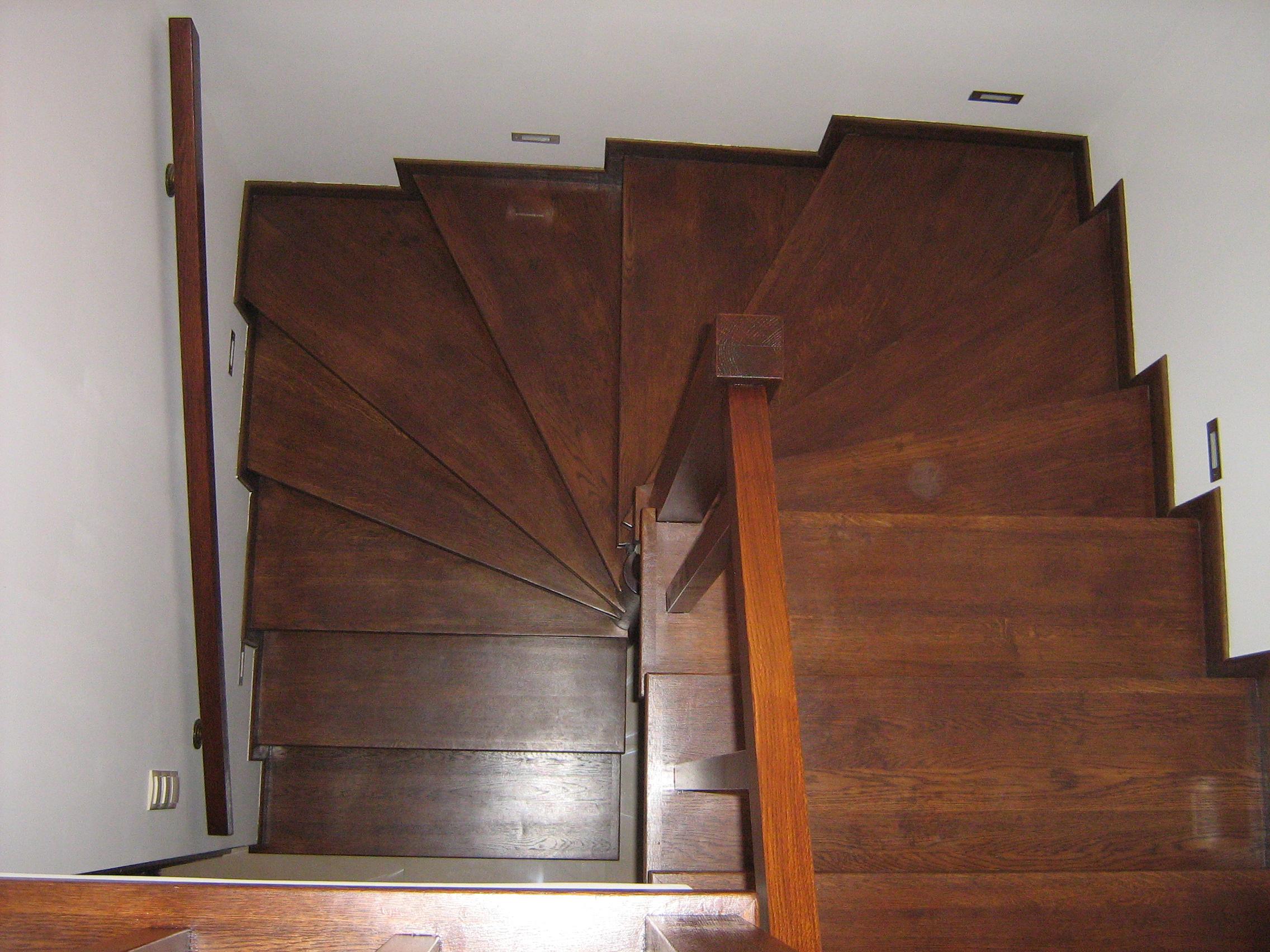 Przykładowe schody wykonane przez firmę Parkietnet1